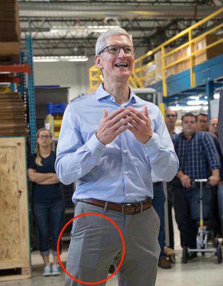 Tim Cook iPhone 8 