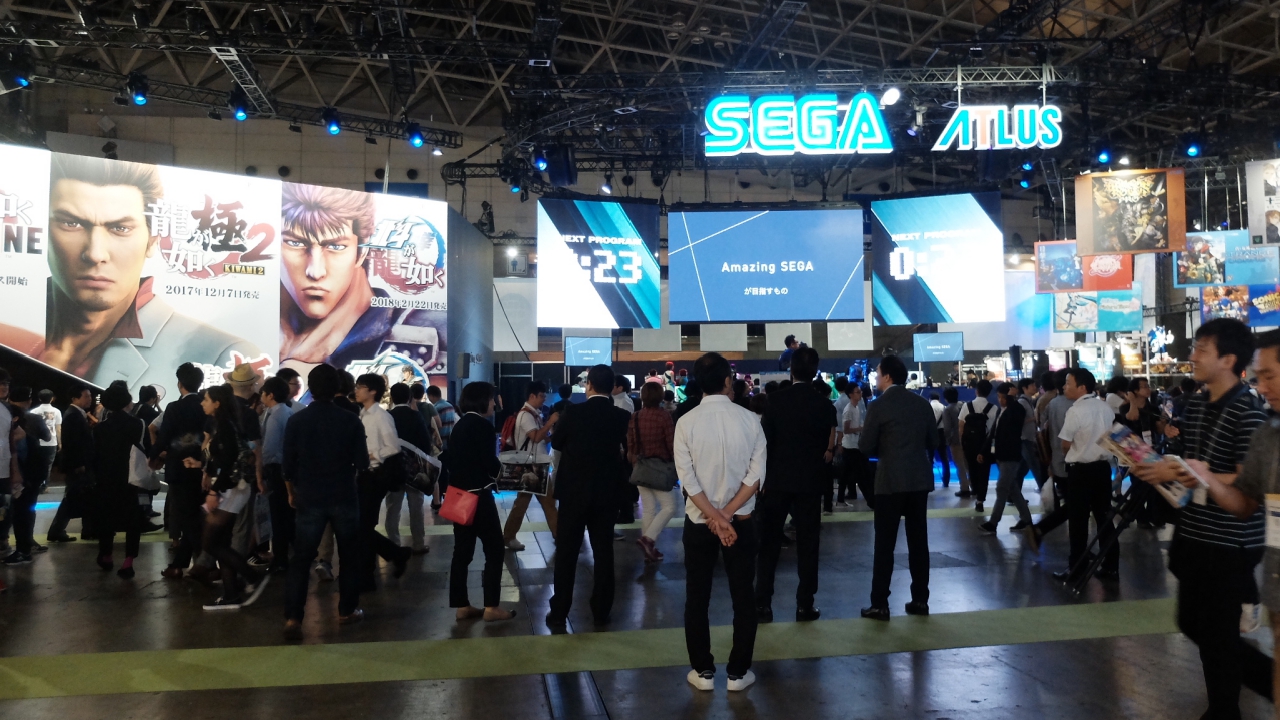 推出《 人中北斗 》驚天地合作的 SEGA 攤位當然是以桐生一馬及拳四郎為主角！