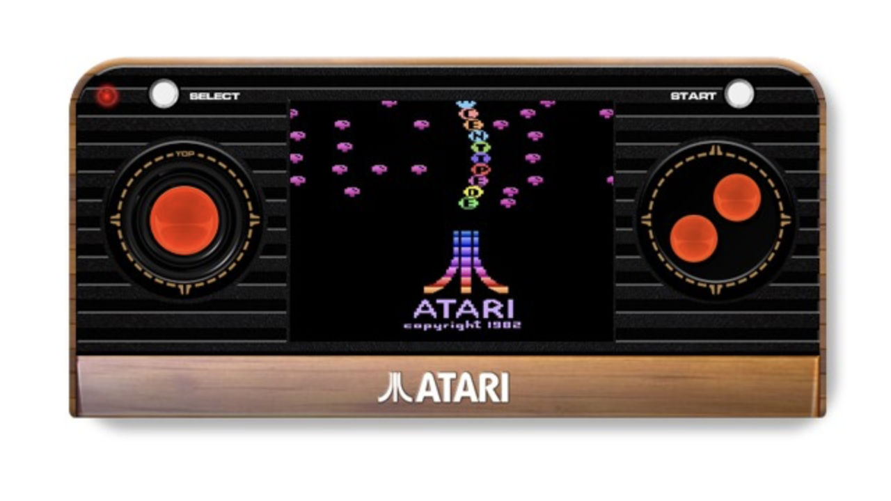 Atari 這台 Retro Atari Handheld 手提遊戲機，採用了復古風，遊戲以現今看來是簡單，可是回憶這東西，才是它的價值所在。